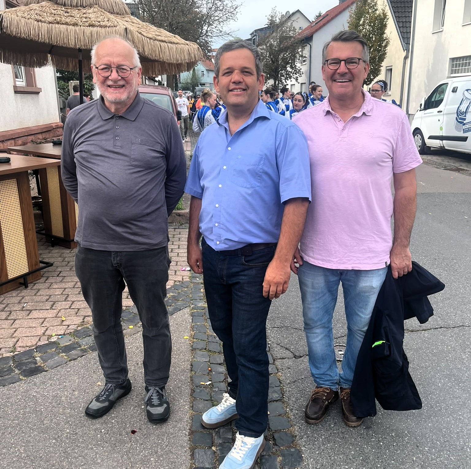 Dr. Hans-Joachim Lutz, Harald Hanstein und Peter Franz (MdL) beim Kerbumzug in Ro�dorf